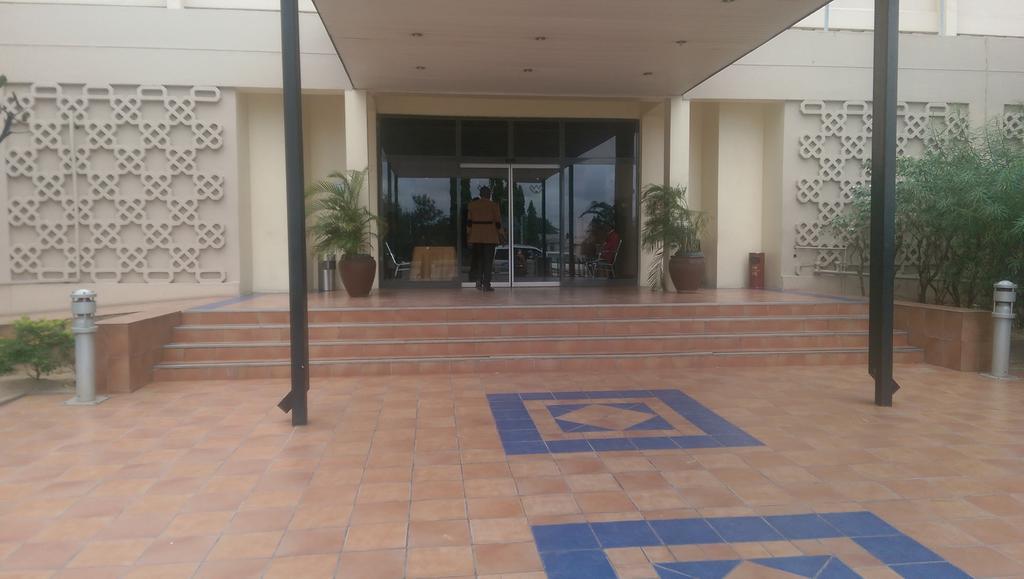 Blue Pearl Hotel & Apartments Dar es Salaam Buitenkant foto