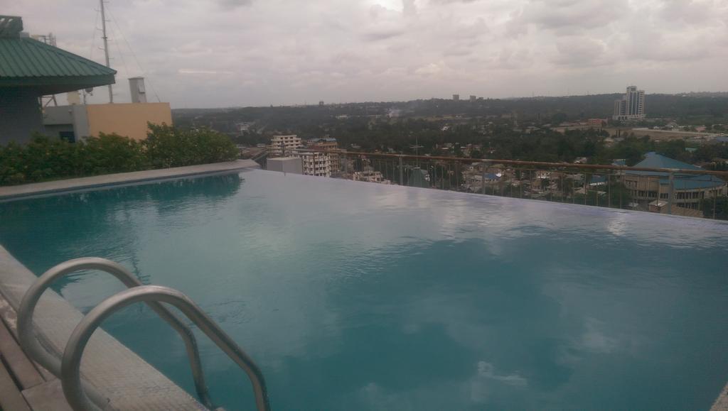 Blue Pearl Hotel & Apartments Dar es Salaam Buitenkant foto